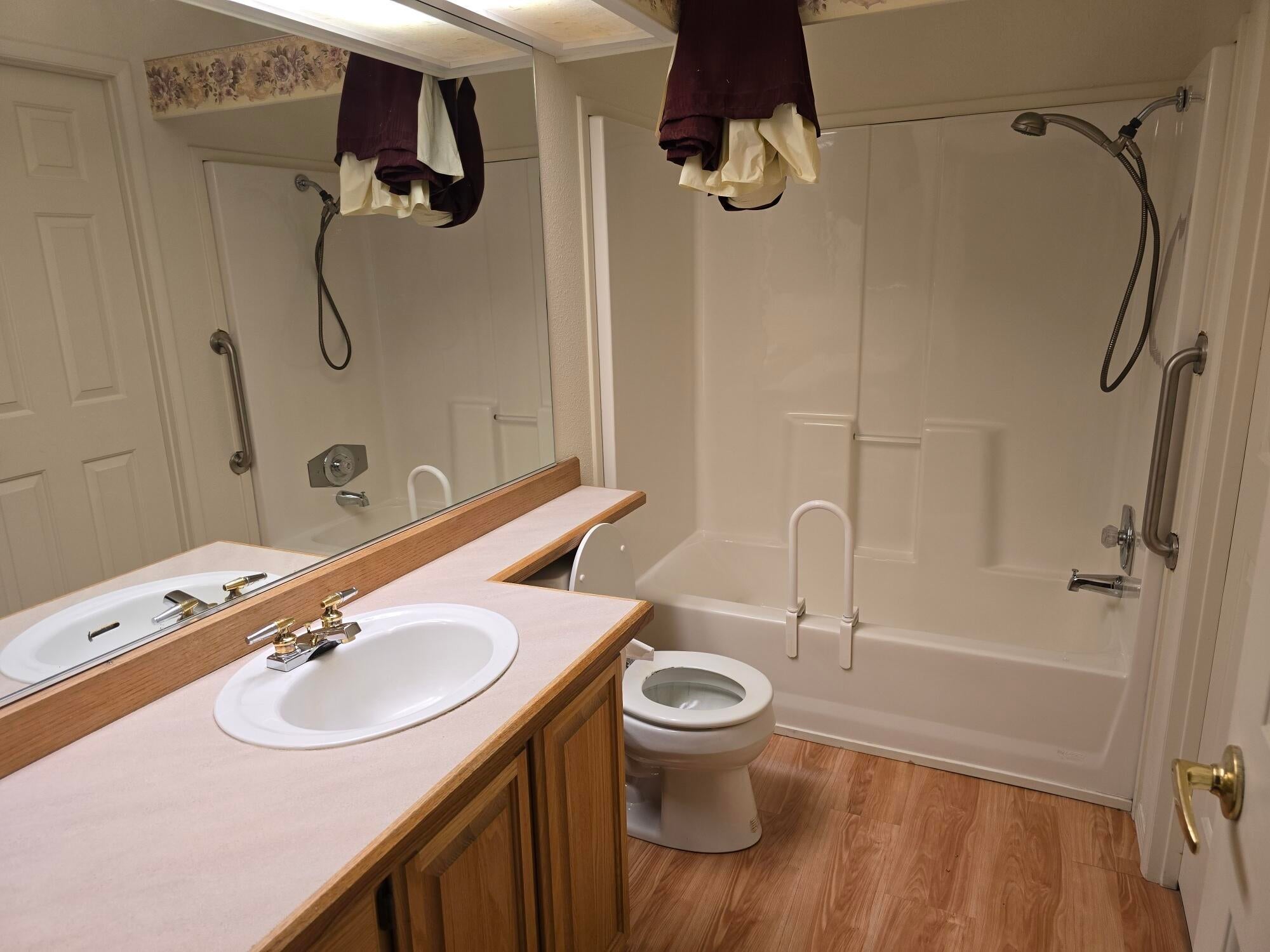555 Freeman Road, Unit 254 Central Point, OR 97502 - Photo 15 of 19 cd9fbd40-c0a1-4d40-a80f-402fc3c5af4e