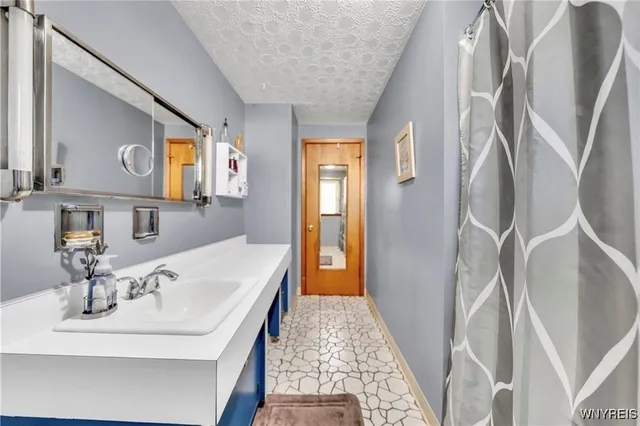 $2,100 | 85 Warsaw Street, Cheektowaga, NY 14206