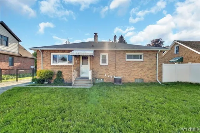 $2,100 | 85 Warsaw Street, Cheektowaga, NY 14206