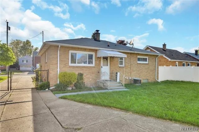 $2,100 | 85 Warsaw Street, Cheektowaga, NY 14206