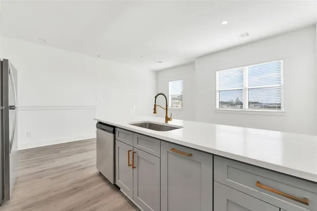 a view of a backyard with cabin