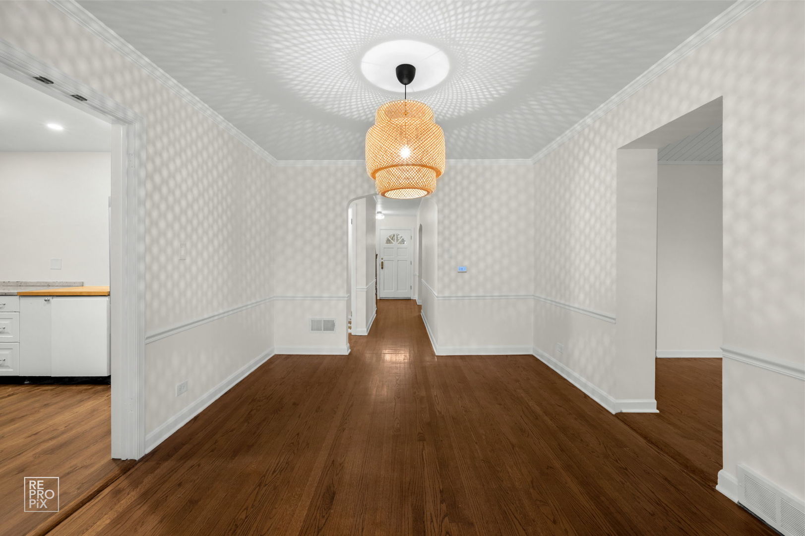 238 Grant Avenue Clarendon Hills, IL 60514 - Photo 14 of 39 a view of empty room with wooden floor