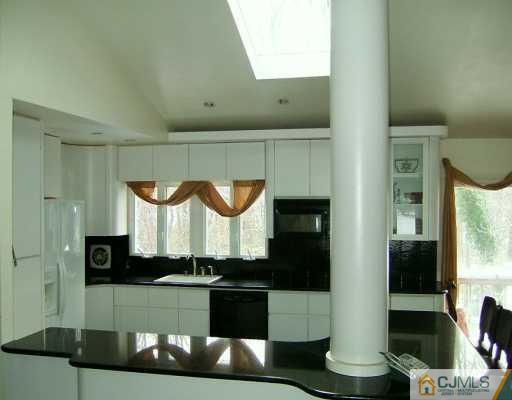 34 Colburn Road East Brunswick, NJ 08816 - Photo 3 of 7