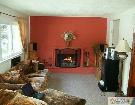 34 Colburn Road East Brunswick, NJ 08816 - Photo 4 of 7