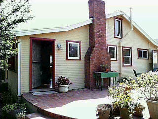287 Oak Road Montecito, CA 93108 - Photo 1 of 1 a front view of a house