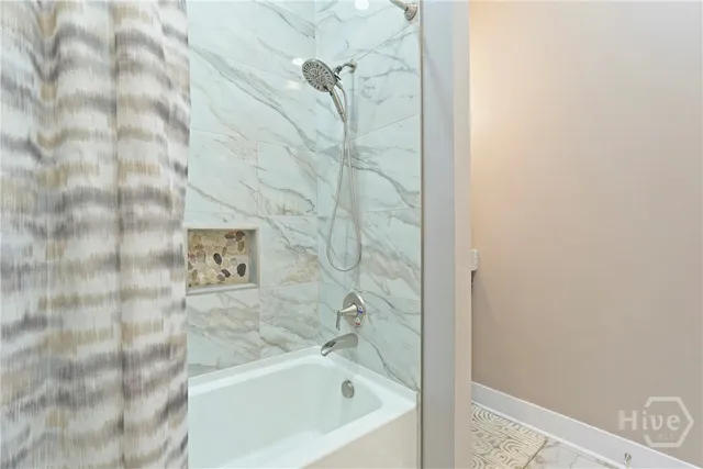 $3,200 | 306 West 42nd Street, Savannah, GA 31401