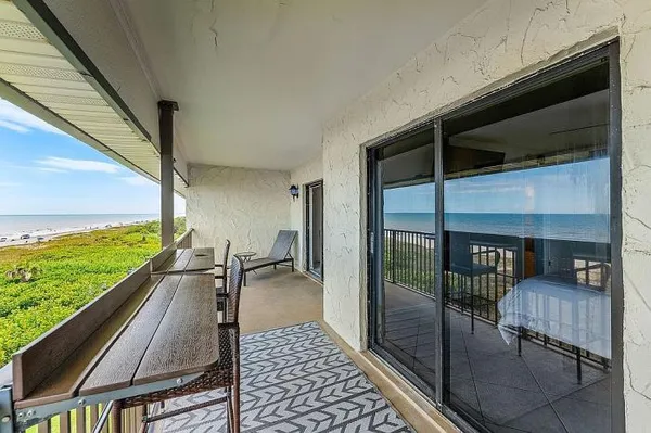 $479,999 | 4100 Ocean Beach Boulevard, Unit 512, Cocoa Beach, FL 32931