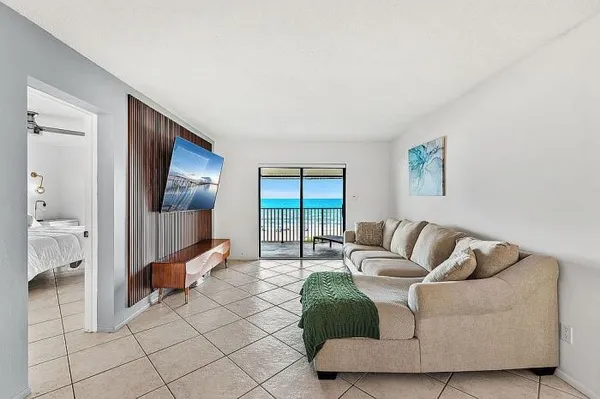 $479,999 | 4100 Ocean Beach Boulevard, Unit 512, Cocoa Beach, FL 32931