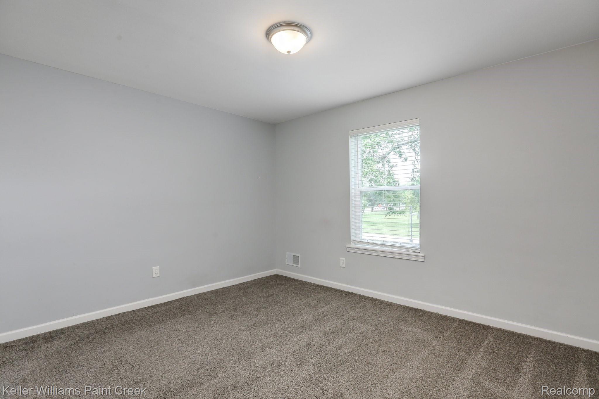 8063 Racine Road Warren, MI 48093 - Photo 15 of 24 27-web-or-mls-8063 Racine Road0026.jpg