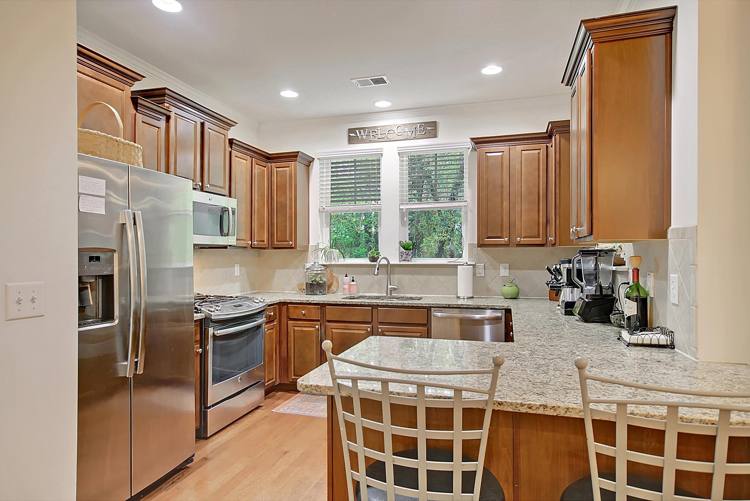 1275 Dingle Road Mount Pleasant, SC 29466 - Photo 8 of 36 Kitchen -Pensisula Isl