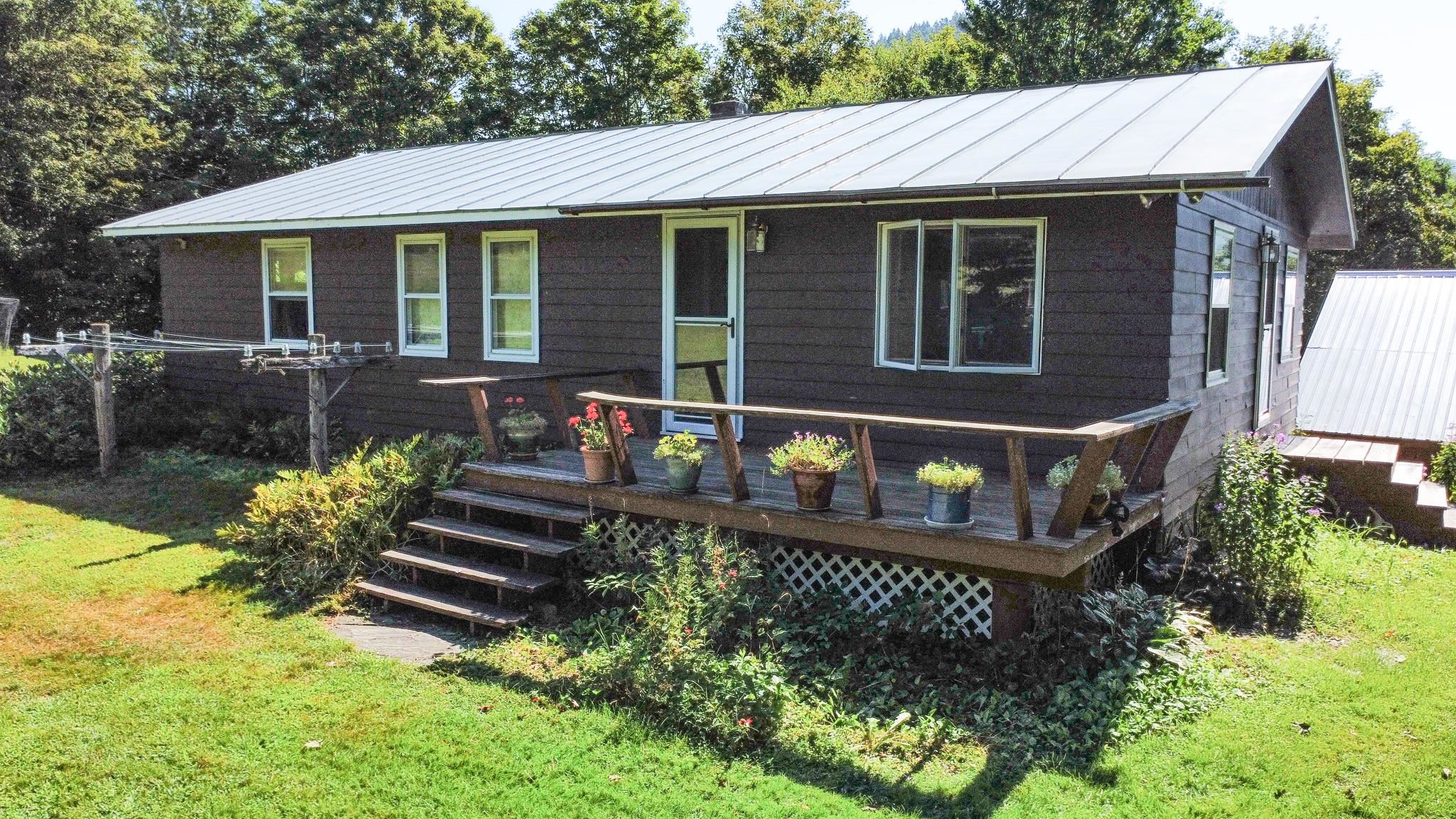 142 Brandon Mountain Road Rochester, VT 05767 - Photo 5 of 40