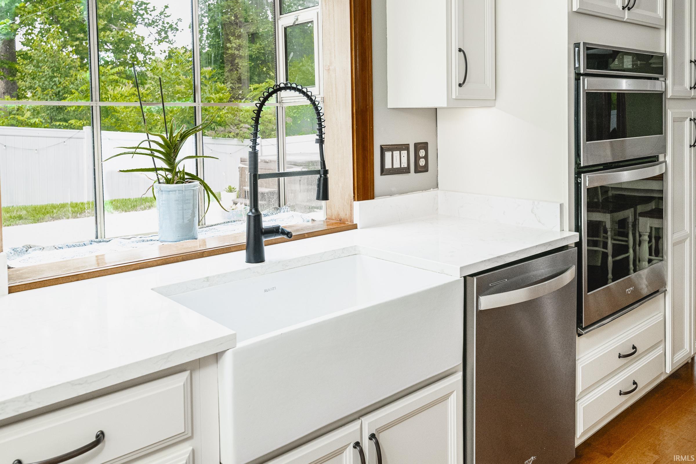 4496 West Tanglewood Road Bloomington, IN 47404 - Photo 3 of 36