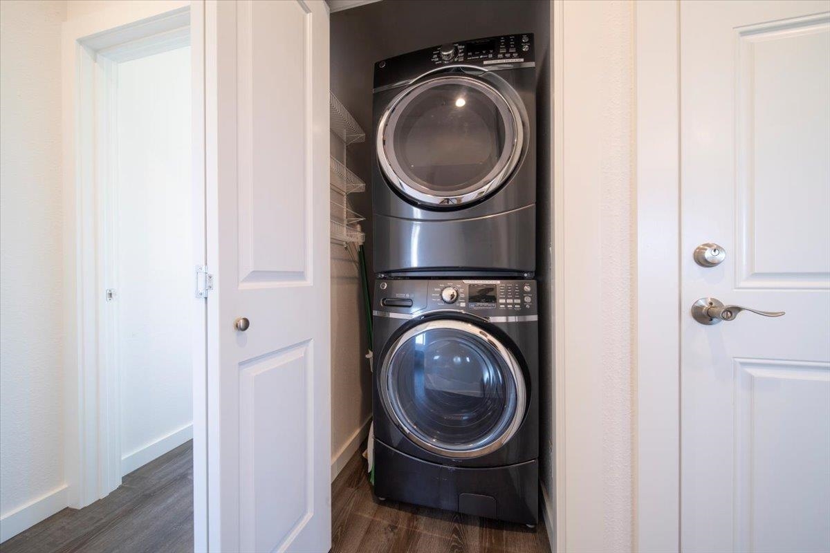 127 Wahikuli Road Lahaina, HI 96761 - Photo 26 of 27 a close view of a utility room with dryer and washer
