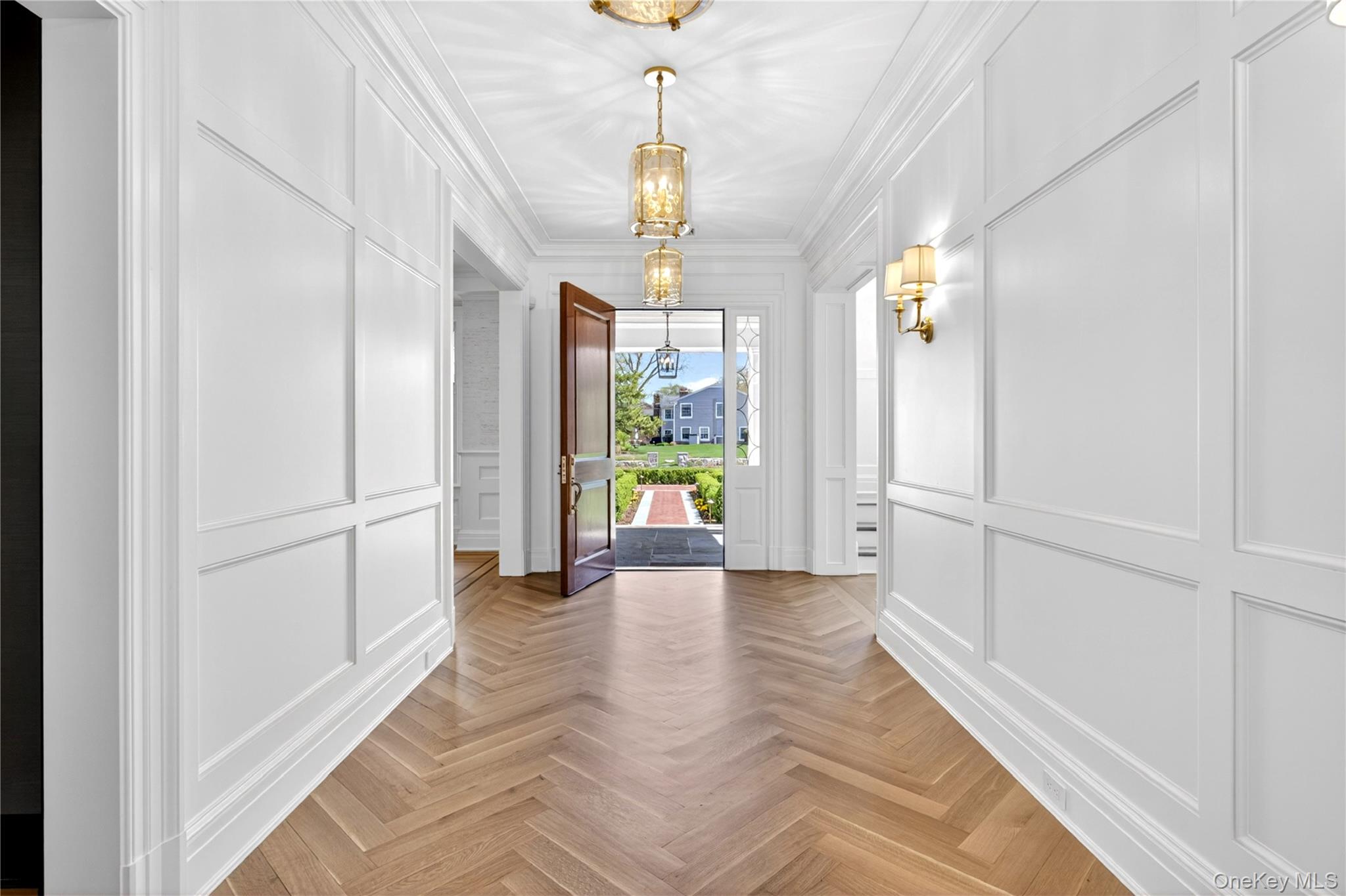 71 Lake Road Manhasset, NY 11030 - Photo 9 of 46