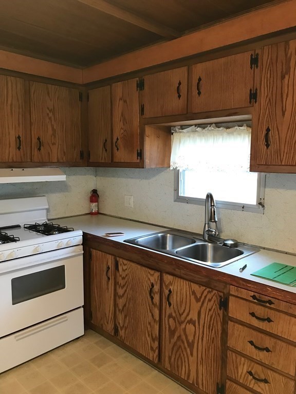 42 Adams Road, Unit 23 Greenfield, MA 01301 - Photo 7 of 15 Gallery Image 7