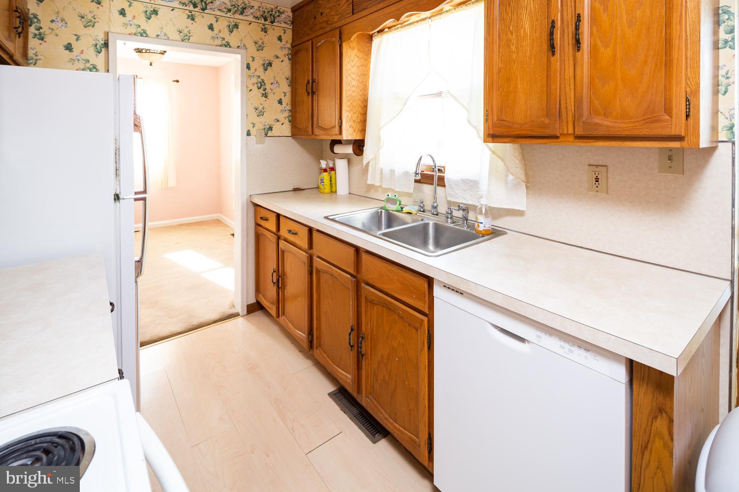 102 Hunn Road New Castle, DE 19720 - Photo 3 of 26 Gallery Image 3