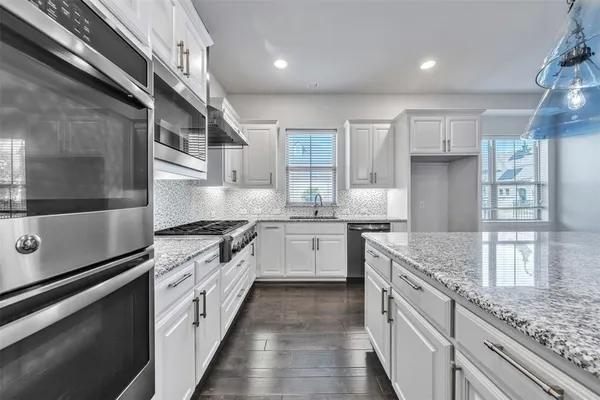 $680,000 | 1401 Birds Fort Trail, Arlington, TX 76005