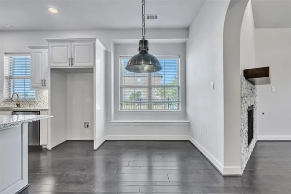 $680,000 | 1401 Birds Fort Trail, Arlington, TX 76005