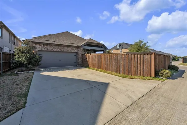 $680,000 | 1401 Birds Fort Trail, Arlington, TX 76005