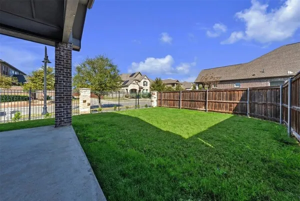 $680,000 | 1401 Birds Fort Trail, Arlington, TX 76005