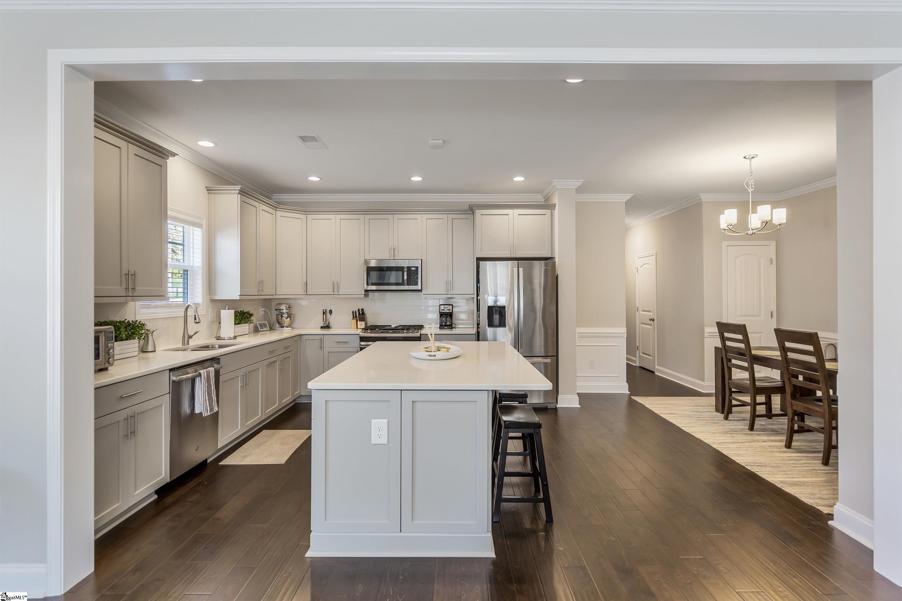 7 Peckham Street Greenville, SC 29607 - Photo 8 of 32 Gallery Image 8