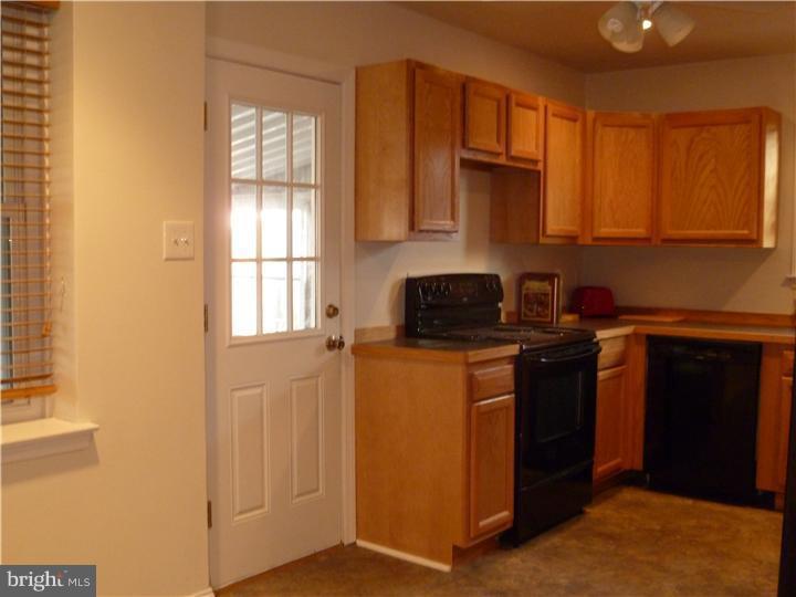 409 Buse Street Ridley Park, PA 19078 - Photo 13 of 21 Kitchen