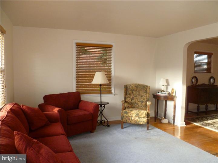 409 Buse Street Ridley Park, PA 19078 - Photo 4 of 21 Living Room