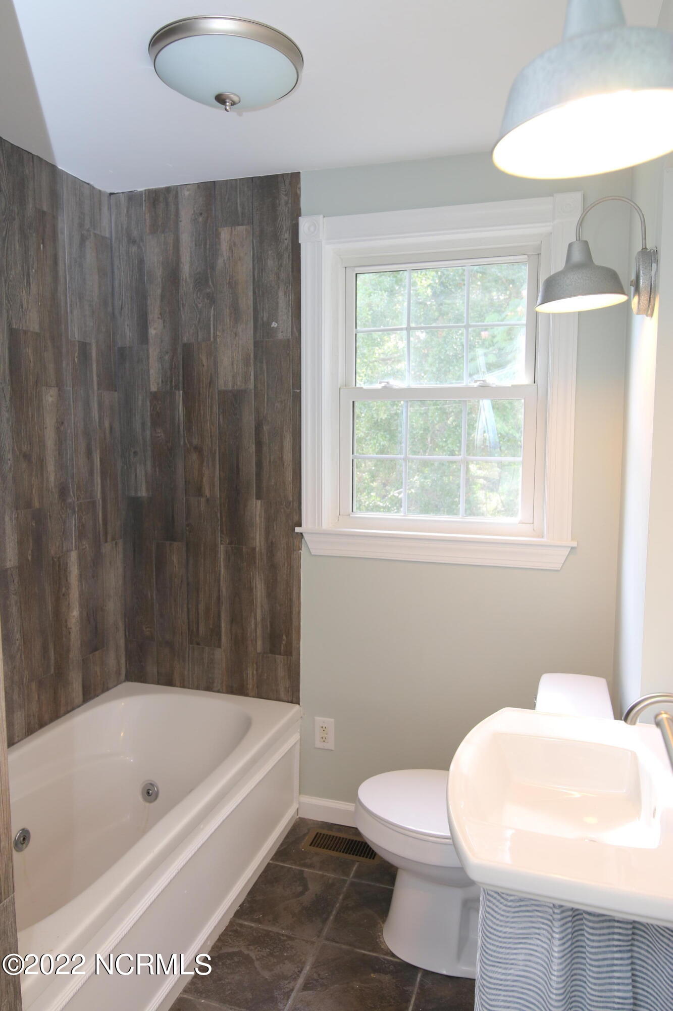 806 Swan Point Road Washington, NC 27889 - Photo 20 of 25 EA31CE7A-EA7A-49A9-82F5-F67EFE42D078
