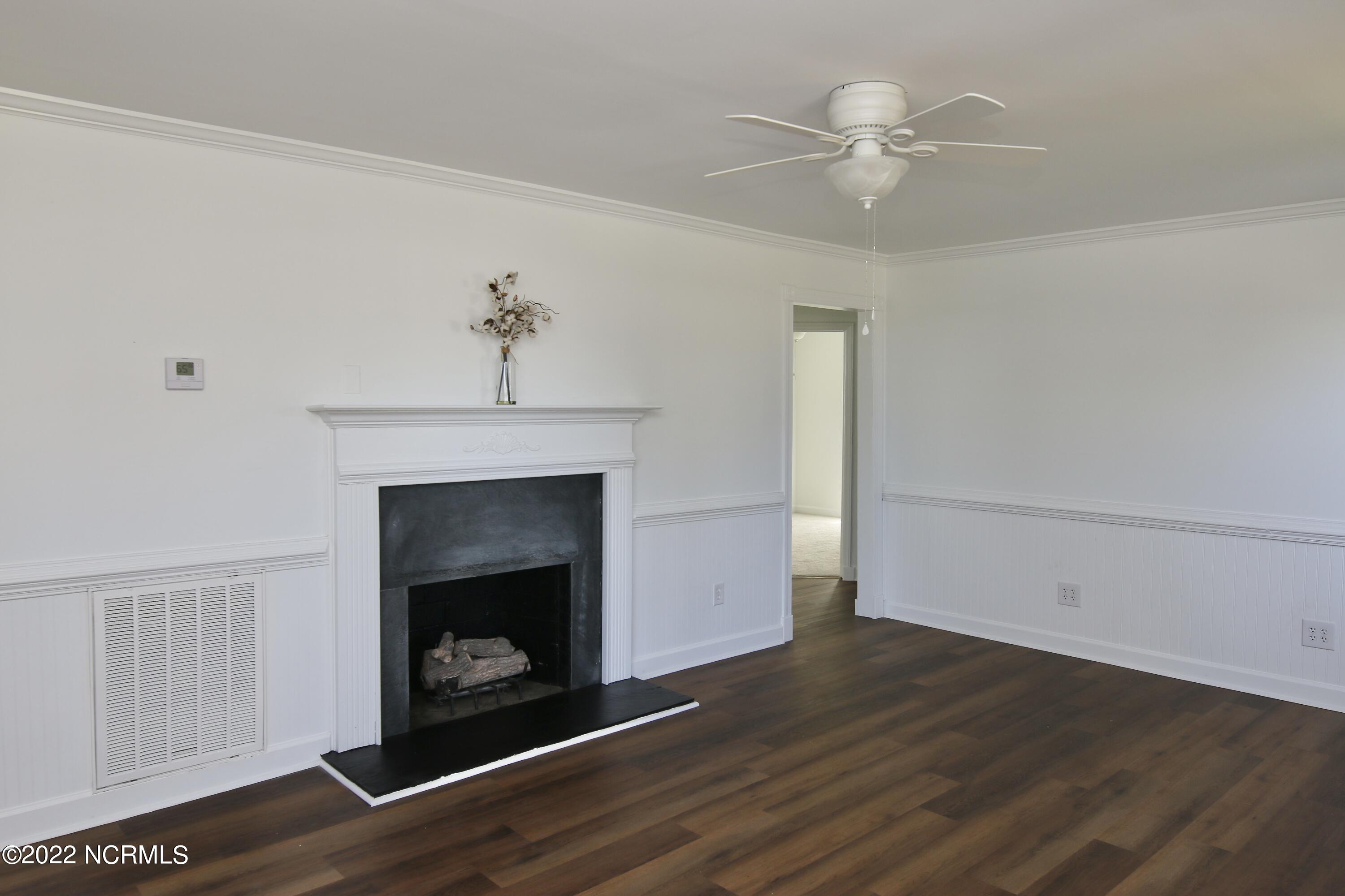 806 Swan Point Road Washington, NC 27889 - Photo 5 of 25 IMG_6714