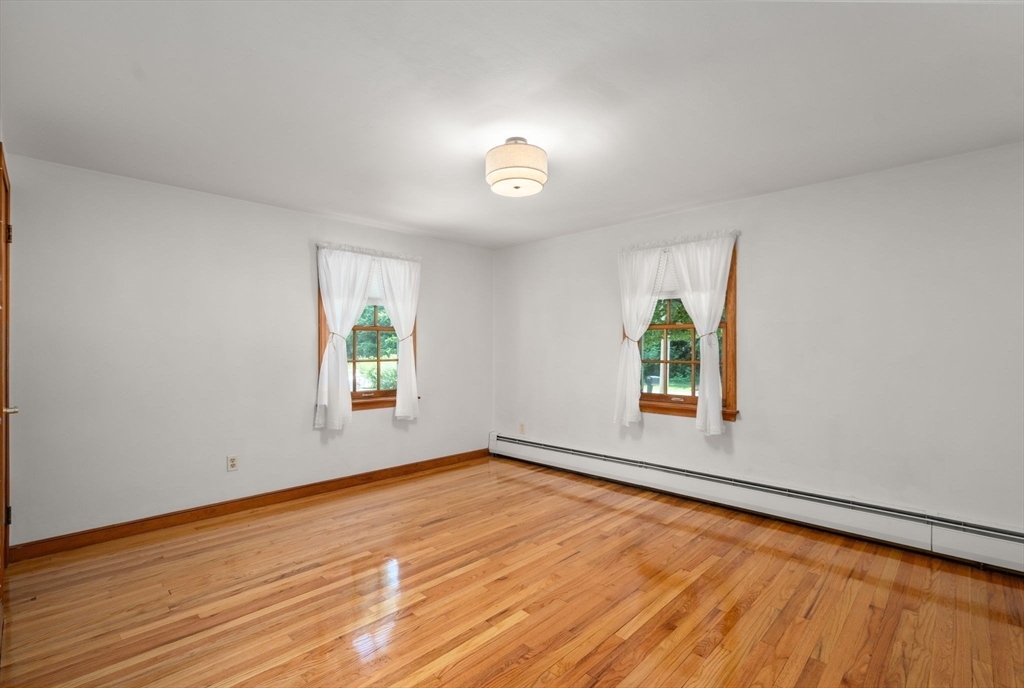 1534 Donohue Road Chicopee, MA 01020 - Photo 12 of 33
