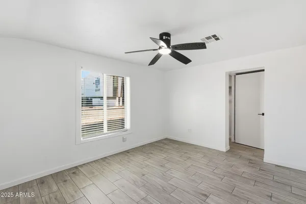 $1,895 | 2245 East Flower Street, Phoenix, AZ 85016