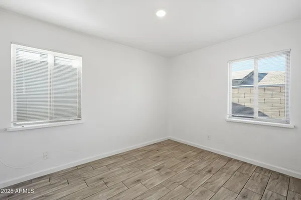 $1,895 | 2245 East Flower Street, Phoenix, AZ 85016