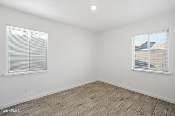 $1,895 | 2245 East Flower Street, Phoenix, AZ 85016