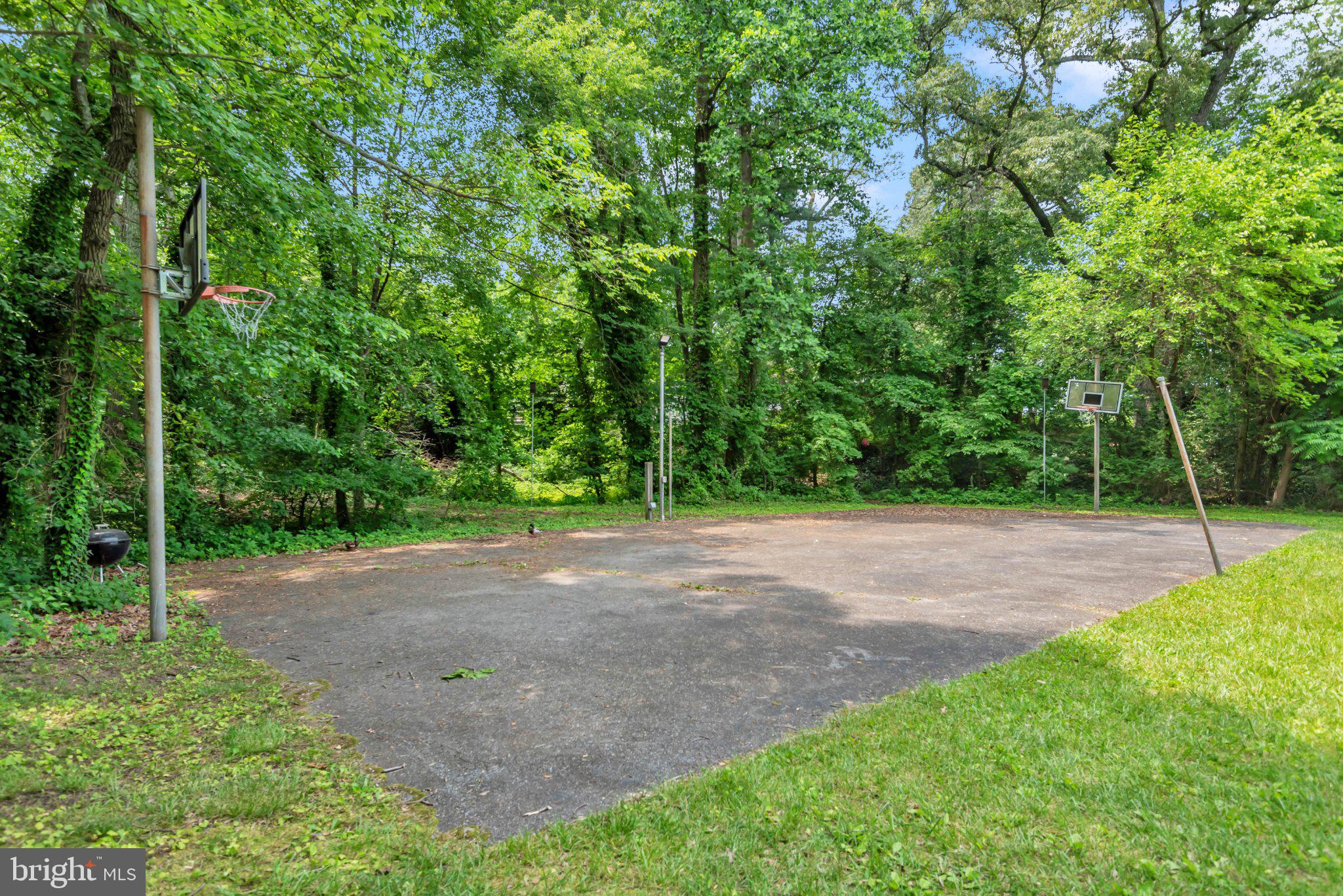 946 Shore Acres Road Arnold, MD 21012 - Photo 49 of 49 Community basketball court and pickle ball courts