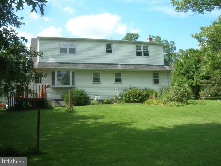367 Stoopville Road Newtown, PA 18940 - Photo 13 of 16 Exterior Back