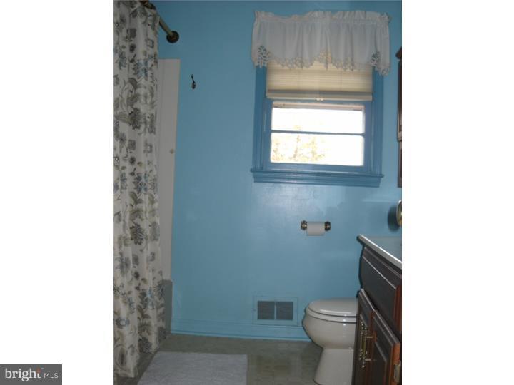 367 Stoopville Road Newtown, PA 18940 - Photo 9 of 16 Bathroom