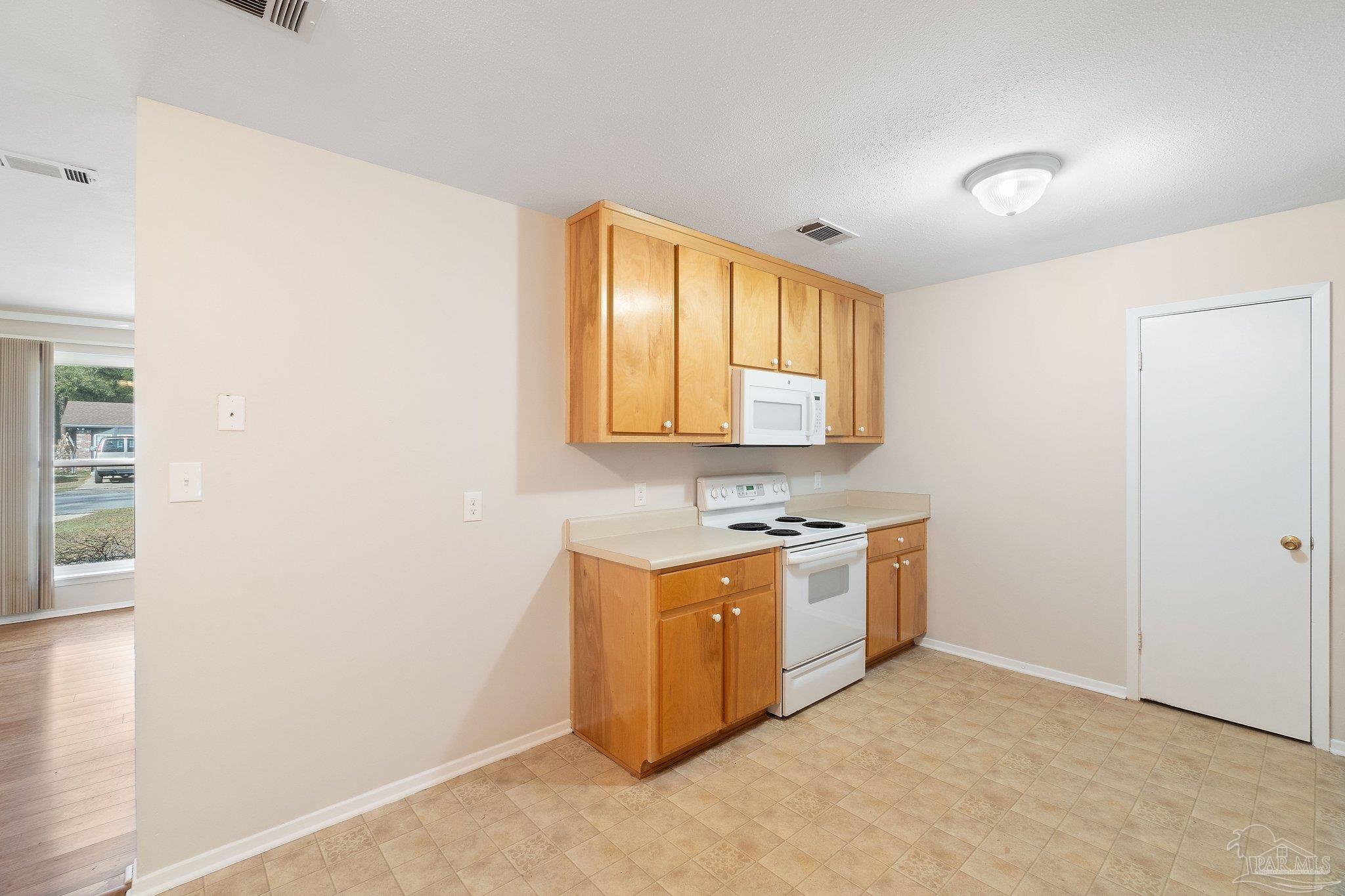 4263 Avenida San Marcus Pace, FL 32571 - Photo 13 of 34