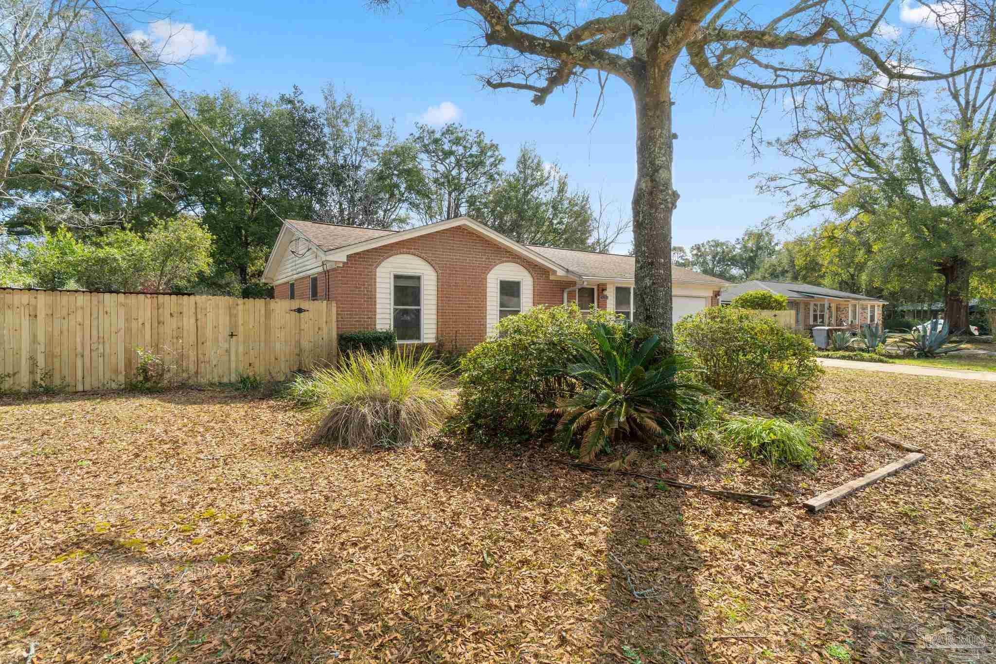 4263 Avenida San Marcus Pace, FL 32571 - Photo 3 of 34