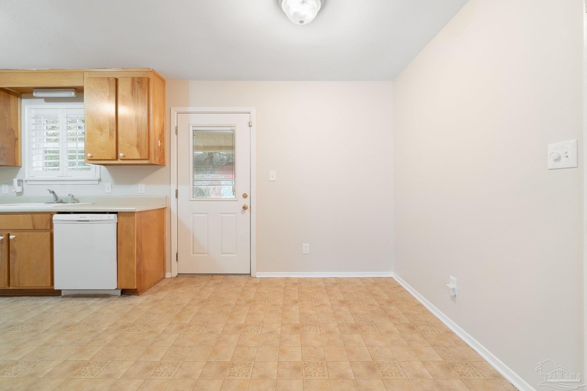 4263 Avenida San Marcus Pace, FL 32571 - Photo 10 of 34