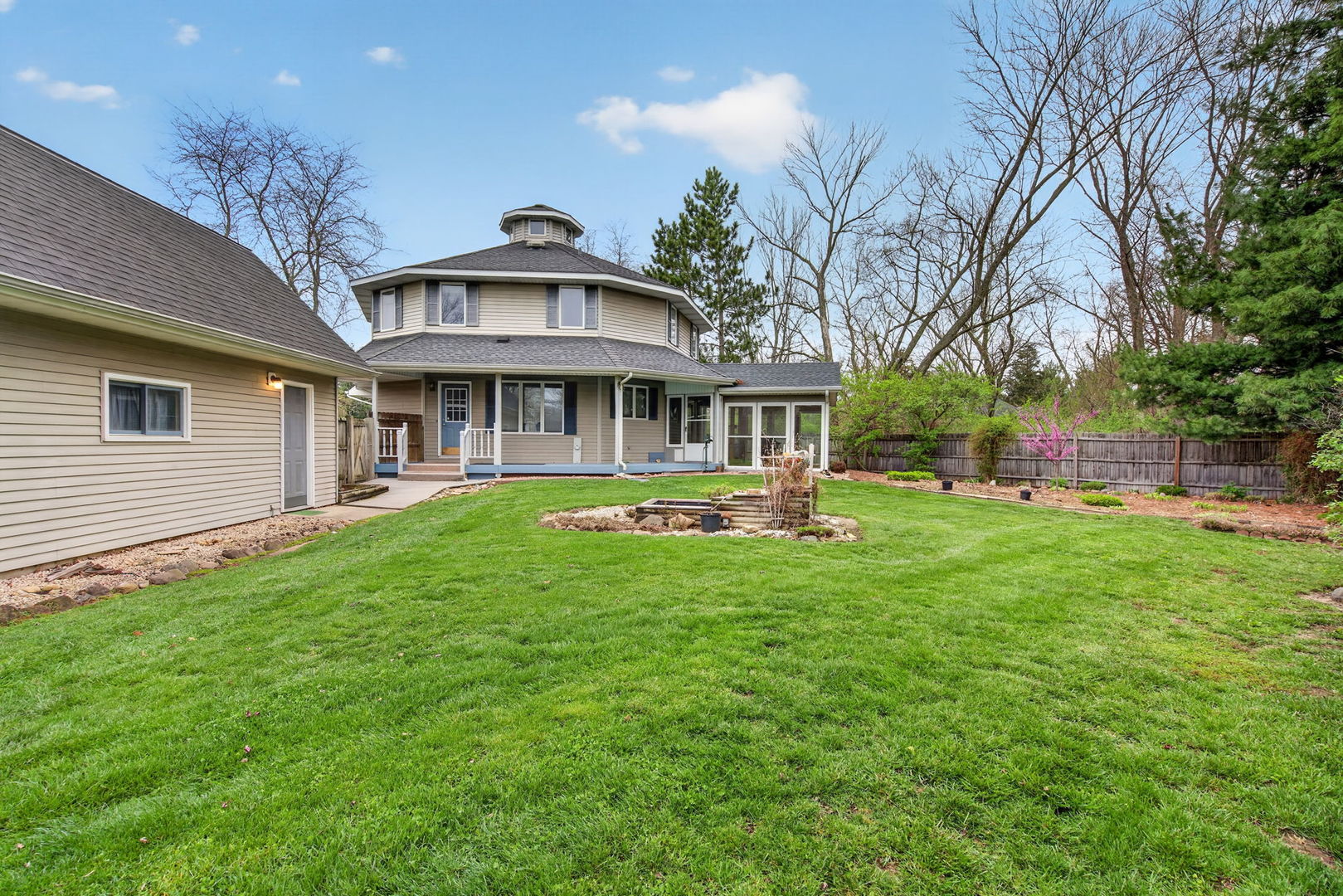3420 Quail Court Morris, IL 60450 - Photo 43 of 53 a front view of a house with a yard table and chairs