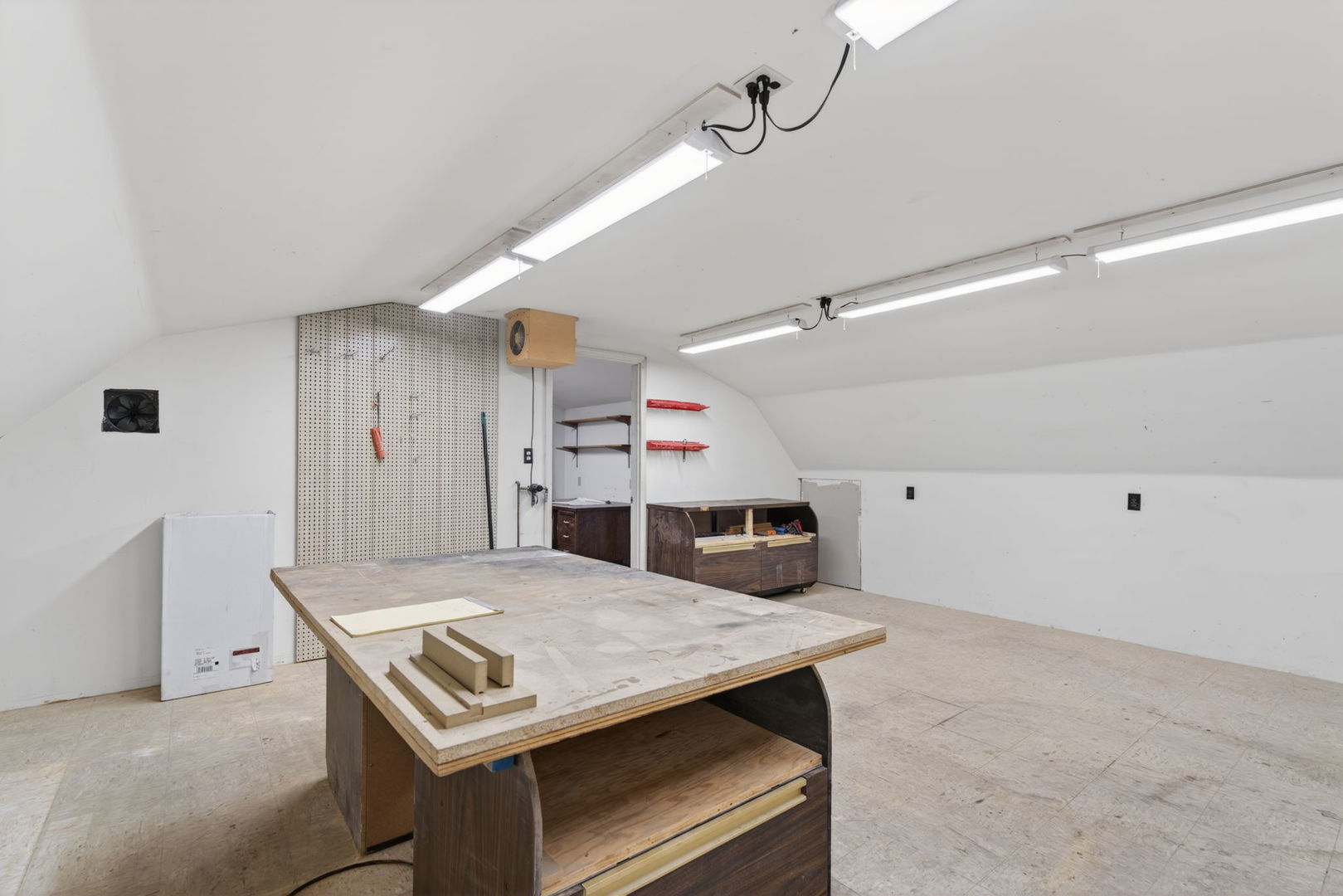 3420 Quail Court Morris, IL 60450 - Photo 46 of 53 a view of a kitchen with a stove a table and chairs