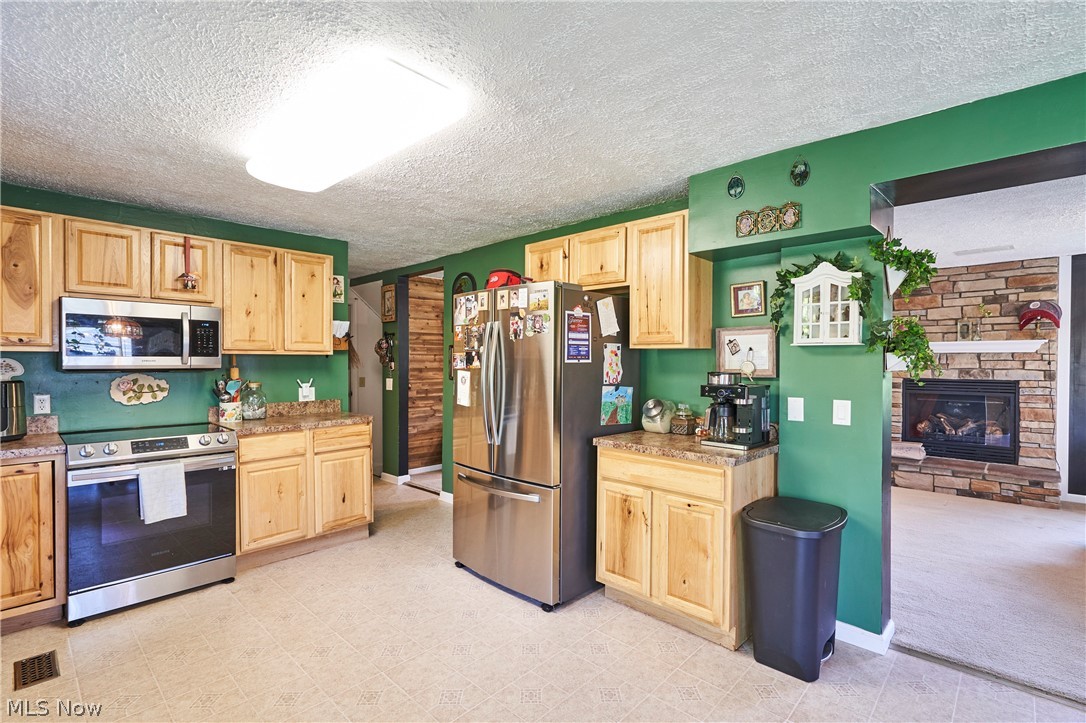 8742 Rohrer Road Orrville, OH 44667 - Photo 3 of 33
