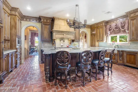 $1,375,000 | 107 Western Lane, Lafayette, LA 70507