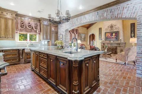 $1,375,000 | 107 Western Lane, Lafayette, LA 70507