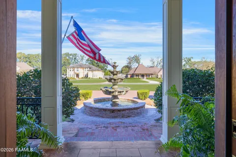 $1,375,000 | 107 Western Lane, Lafayette, LA 70507