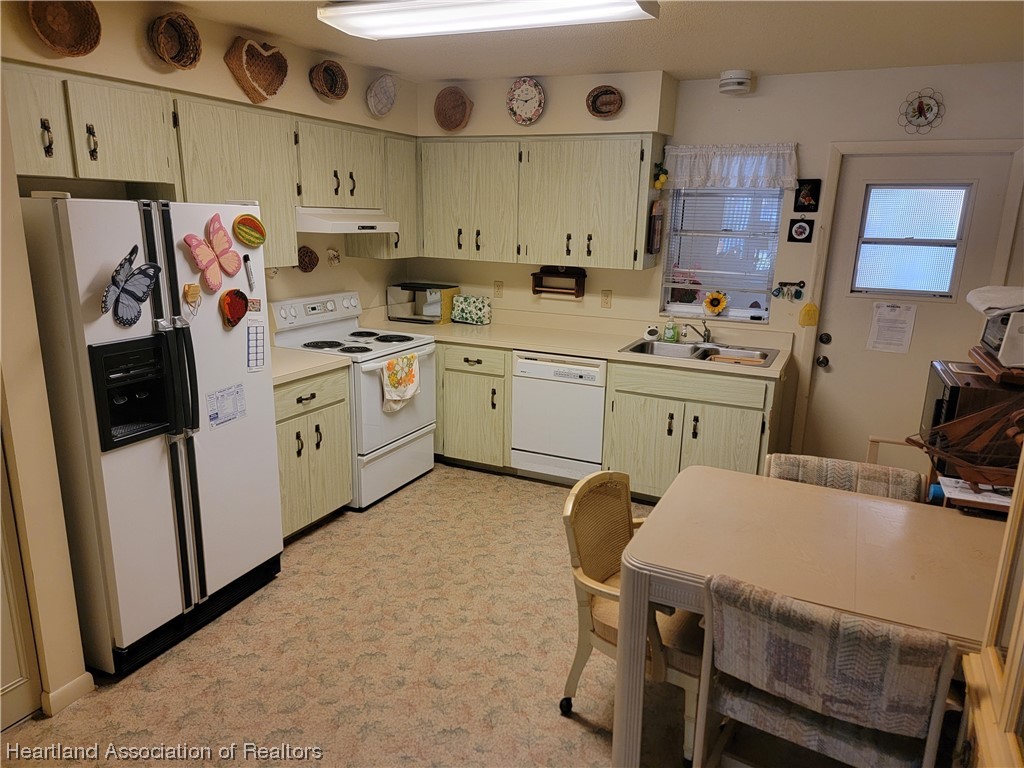 3136 Spinks Road Sebring, FL 33870 - Photo 3 of 16 Gallery Image 3