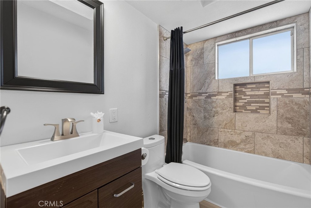 11610 Cornell Avenue Riverside, CA 92507 - Photo 31 of 89 downstais bath-remodled-1 of 3 baths down below