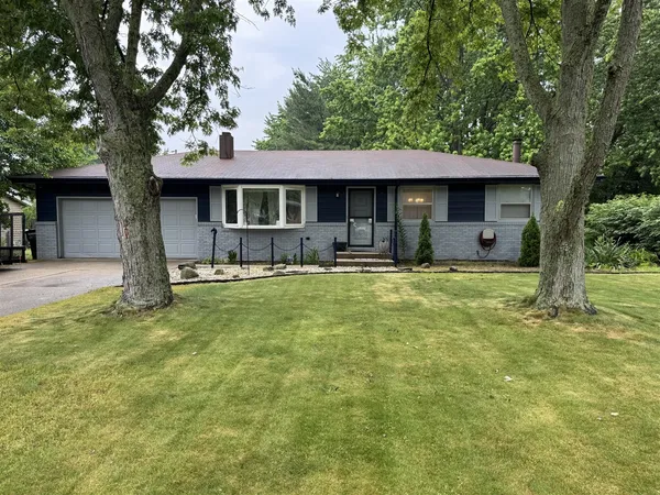 $289,900 | 4018 Woodland Lane, St. Joseph, MI 49085