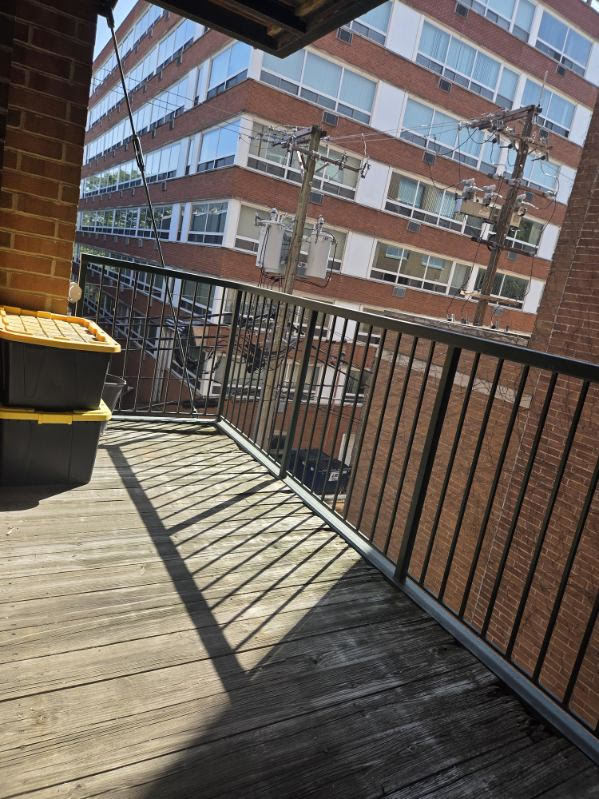 811 Chicago Avenue, Unit 308 Evanston, IL 60202 - Photo 9 of 18 a balcony view with a seating space
