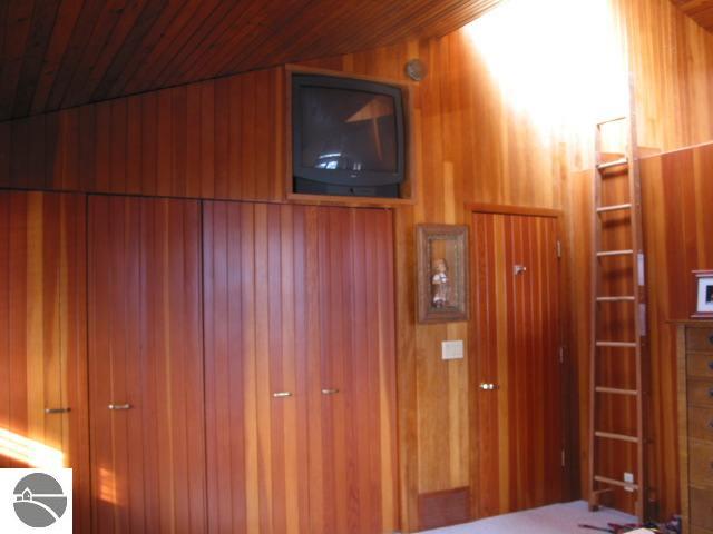 8461 East Lincoln Road Traverse City, MI 49684 - Photo 10 of 15 1713400-9.JPG